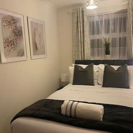 Acacia Villa Dunstable Ngoại thất bức ảnh