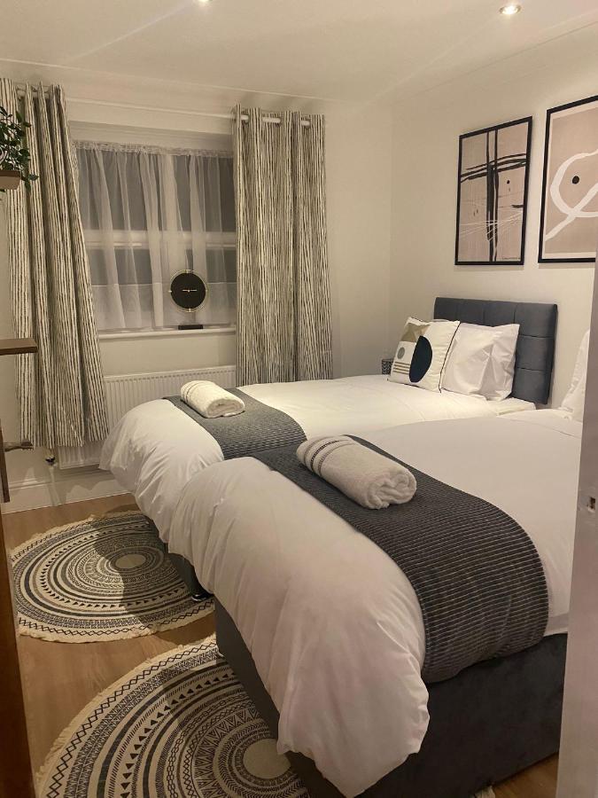 Acacia Villa Dunstable Ngoại thất bức ảnh