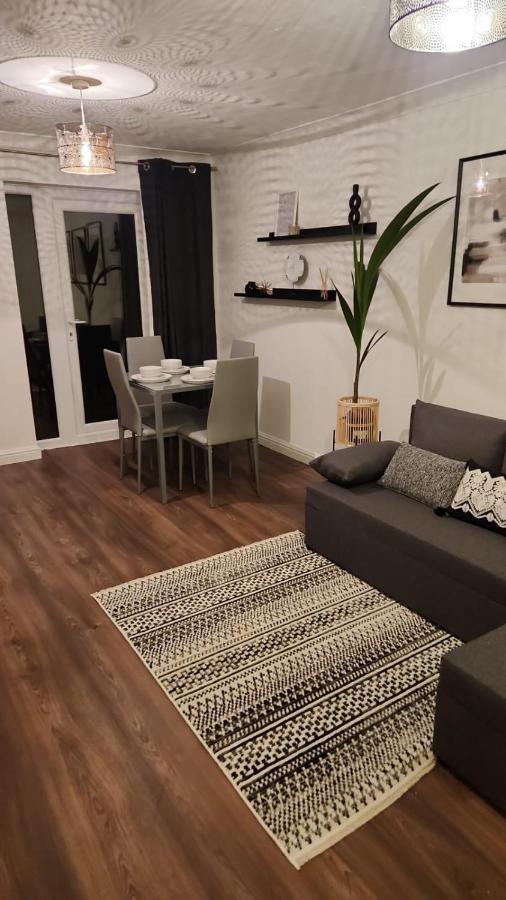 Acacia Villa Dunstable Ngoại thất bức ảnh